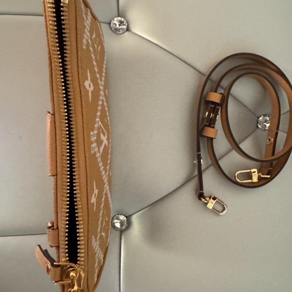 Louis Vuitton Empreinte Monogram Giant Borderies Easy Pouch in Arizona - Picture 5 of 8